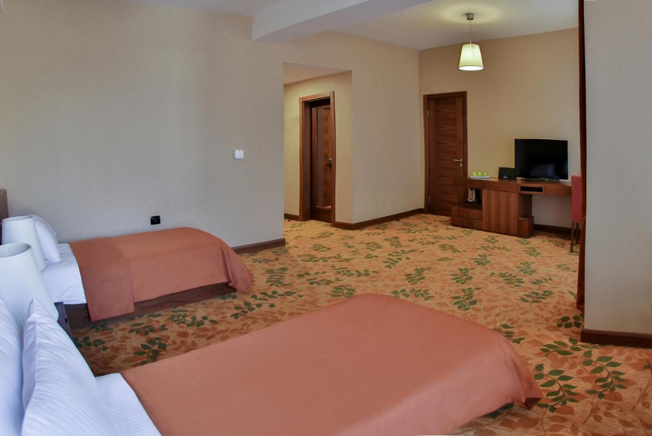 Standard Twin Room,944619610:JPEG